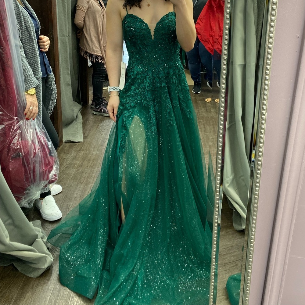 Emerald Green beautiful prom dress.